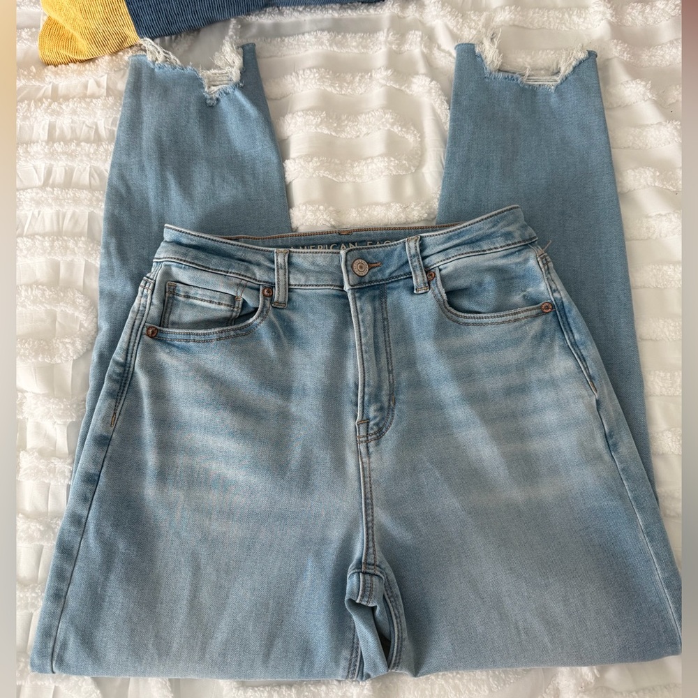 American Eagle Outfitters Light Blue Cropped Jeans